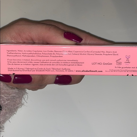 Mascara - Picture 3 of 4